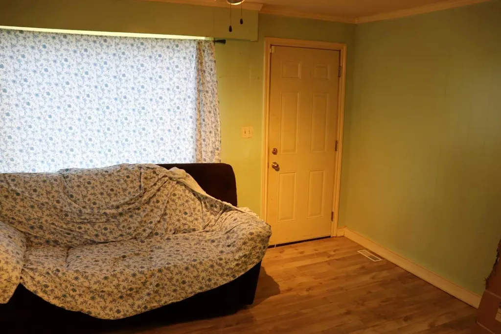 4618 6 Avenue Edson AB T7E 1C8