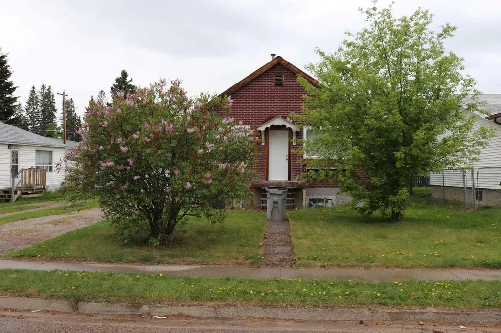 4618 6 Avenue Edson AB T7E 1C8