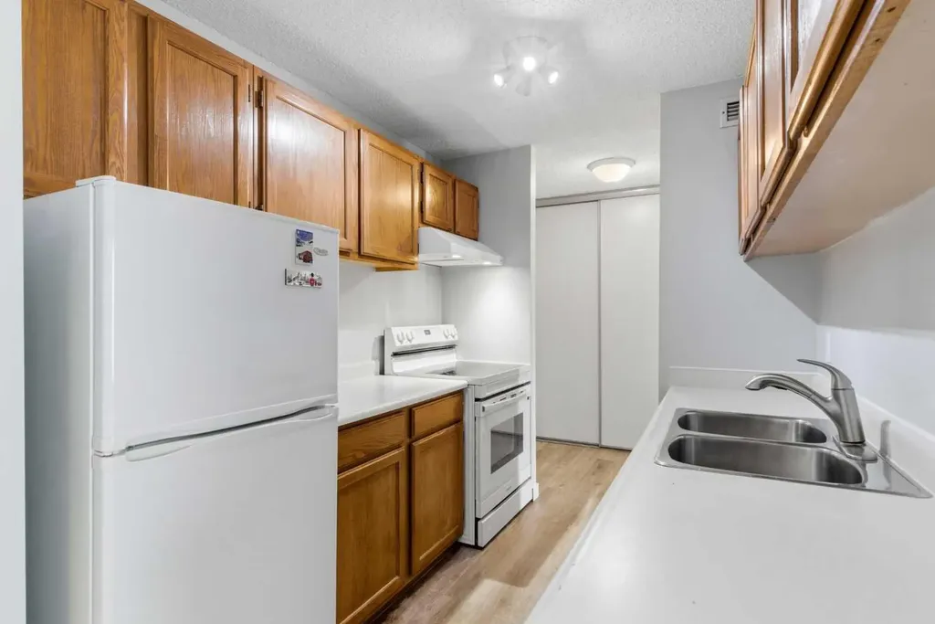 924 14 Avenue SW Calgary AB T2R 0N7
