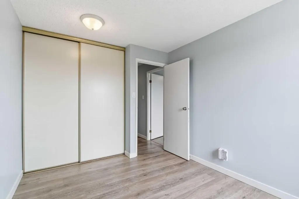 924 14 Avenue SW Calgary AB T2R 0N7