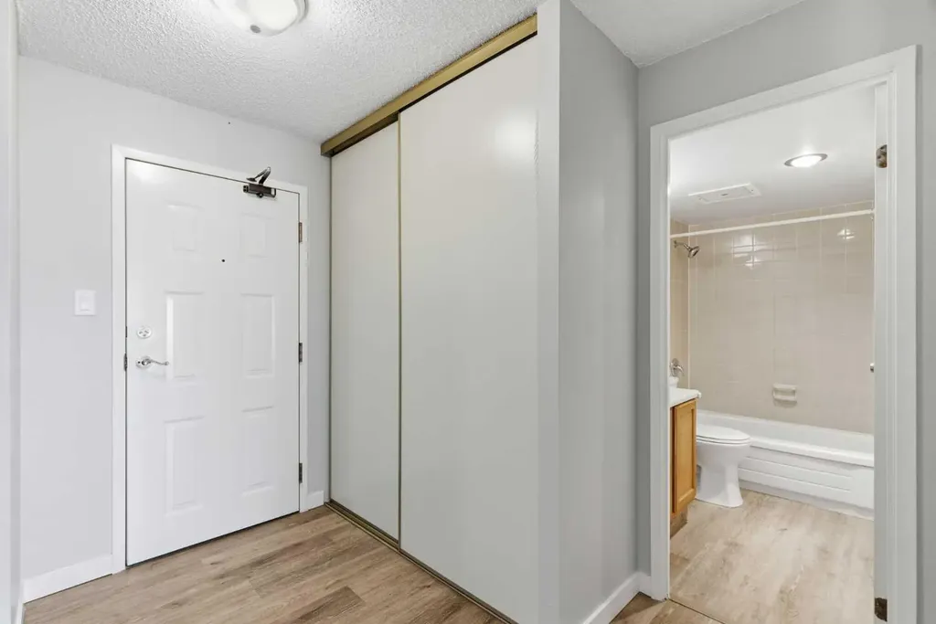 924 14 Avenue SW Calgary AB T2R 0N7