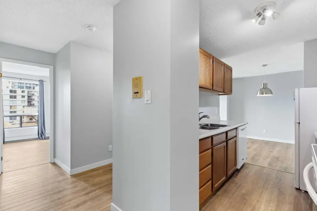 924 14 Avenue SW Calgary AB T2R 0N7
