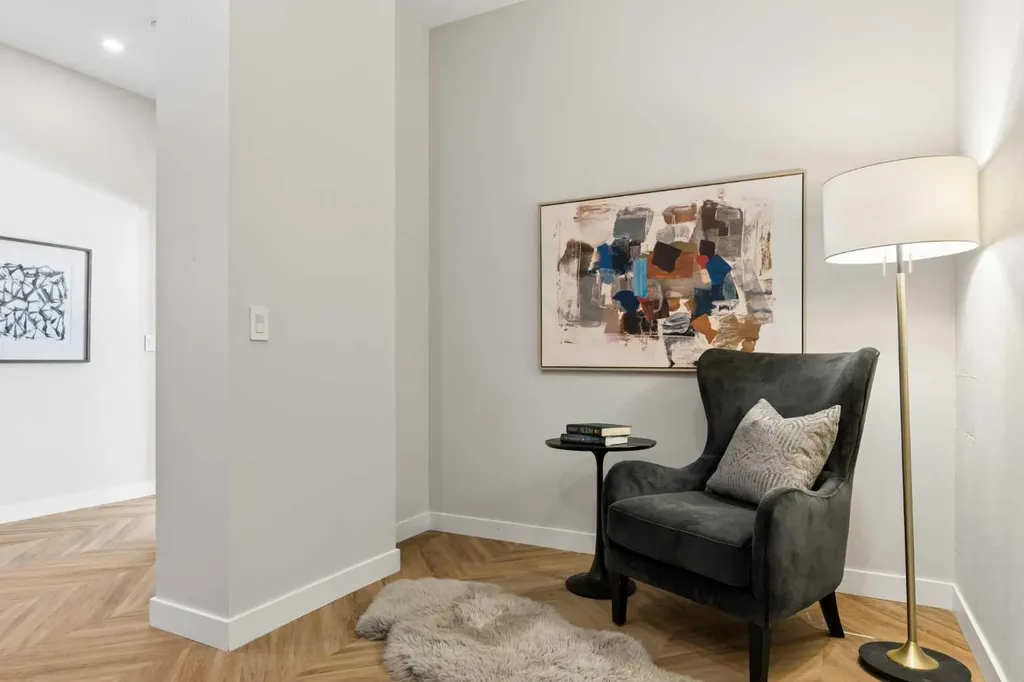8505 Broadcast Avenue SW Calgary AB T3H 6B5