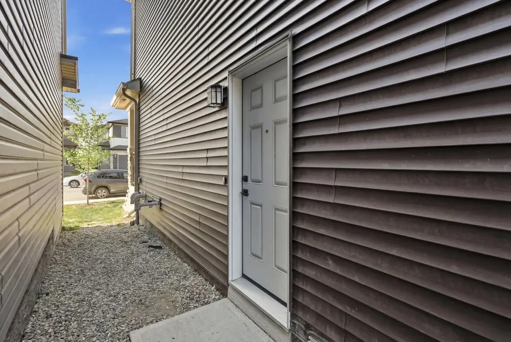 623 Savanna Crescent NE Calgary AB T3J 5P2