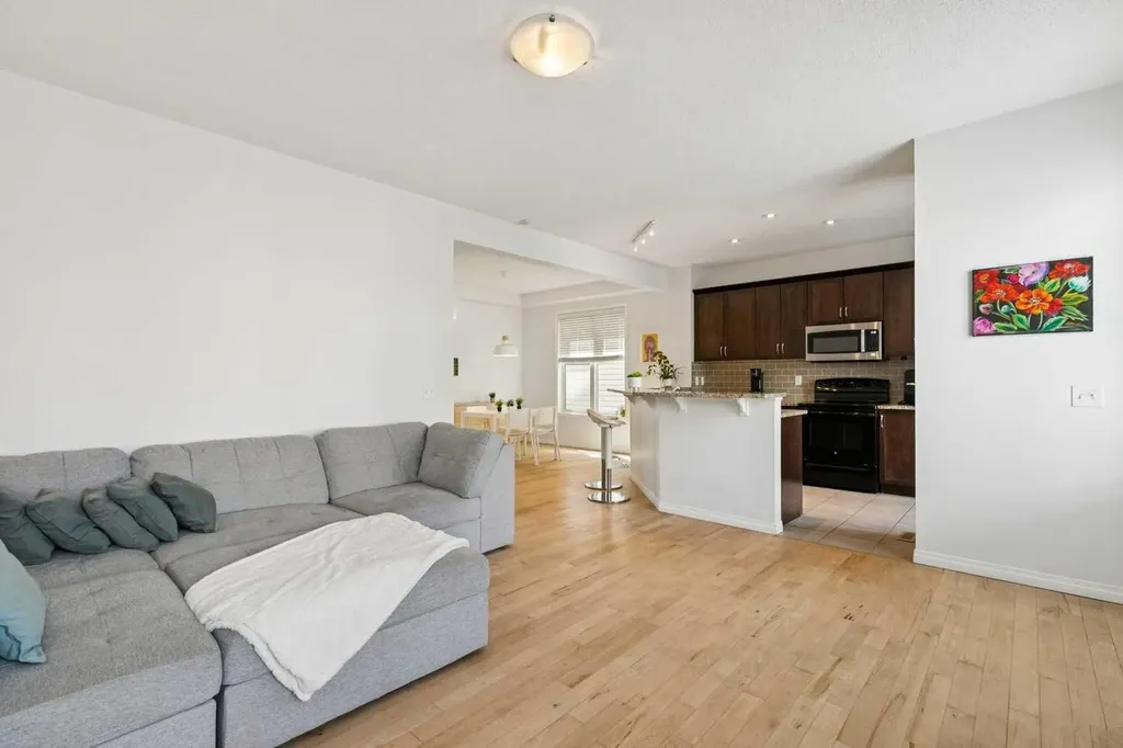 904 Windsong Drive SW Airdrie AB T4B0P3