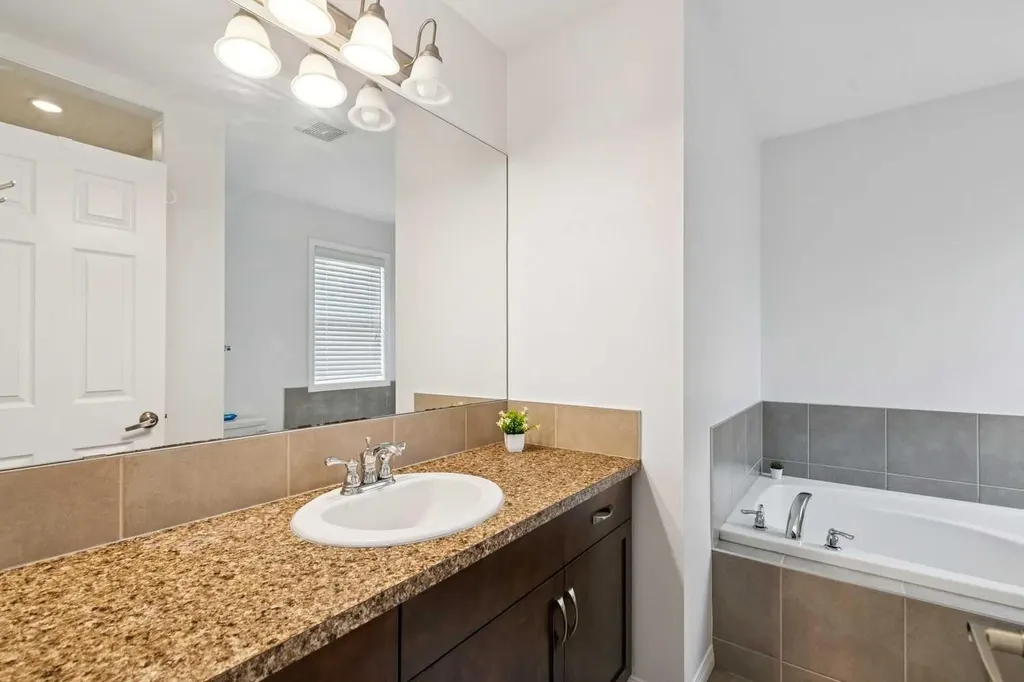 904 Windsong Drive SW Airdrie AB T4B0P3