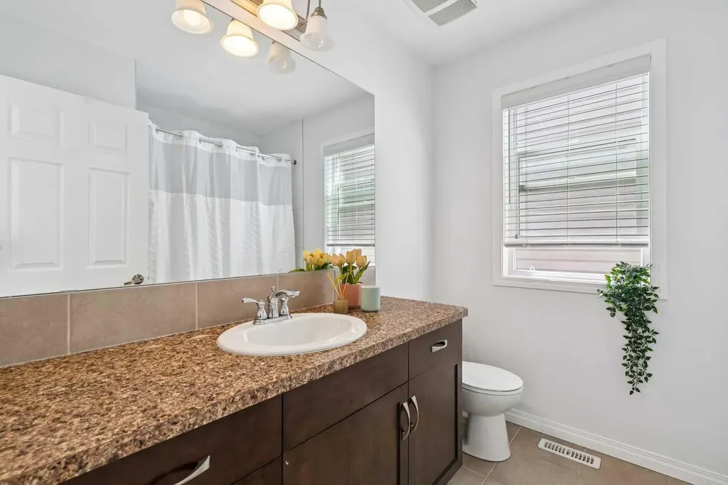 904 Windsong Drive SW Airdrie AB T4B0P3