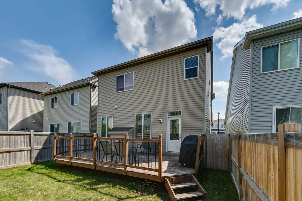 904 Windsong Drive SW Airdrie AB T4B0P3