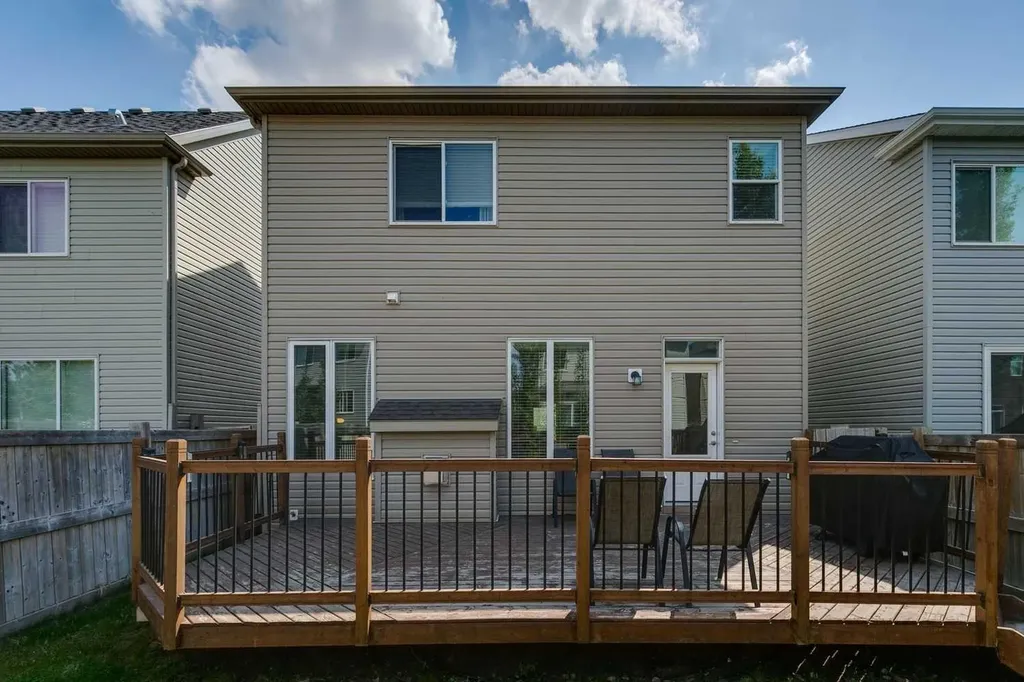 904 Windsong Drive SW Airdrie AB T4B0P3