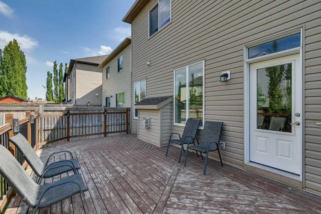 904 Windsong Drive SW Airdrie AB T4B0P3