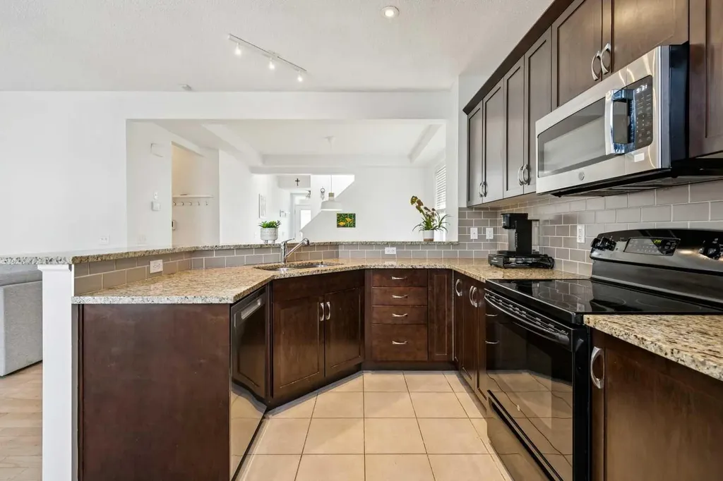 904 Windsong Drive SW Airdrie AB T4B0P3