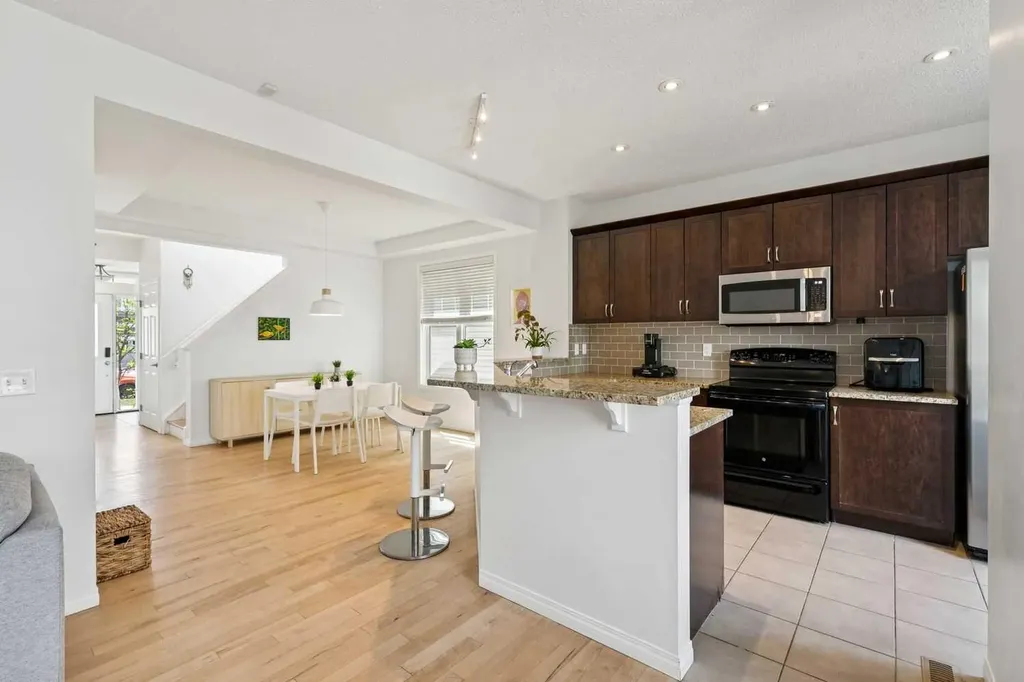 904 Windsong Drive SW Airdrie AB T4B0P3