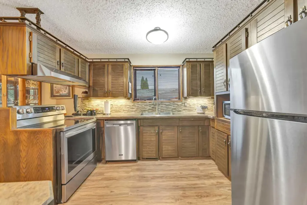 3104 58 Avenue Lloydminster AB T9V 1X6