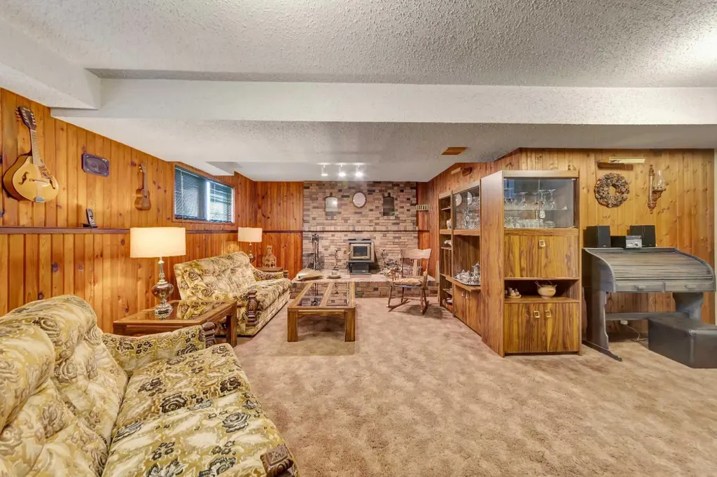 3104 58 Avenue Lloydminster AB T9V 1X6