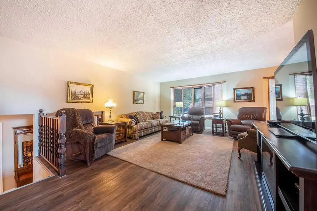 3104 58 Avenue Lloydminster AB T9V 1X6