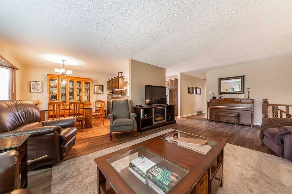 3104 58 Avenue Lloydminster AB T9V 1X6