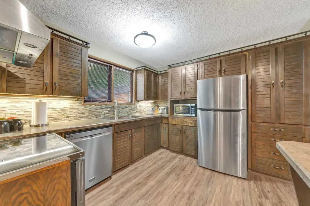 3104 58 Avenue Lloydminster AB T9V 1X6