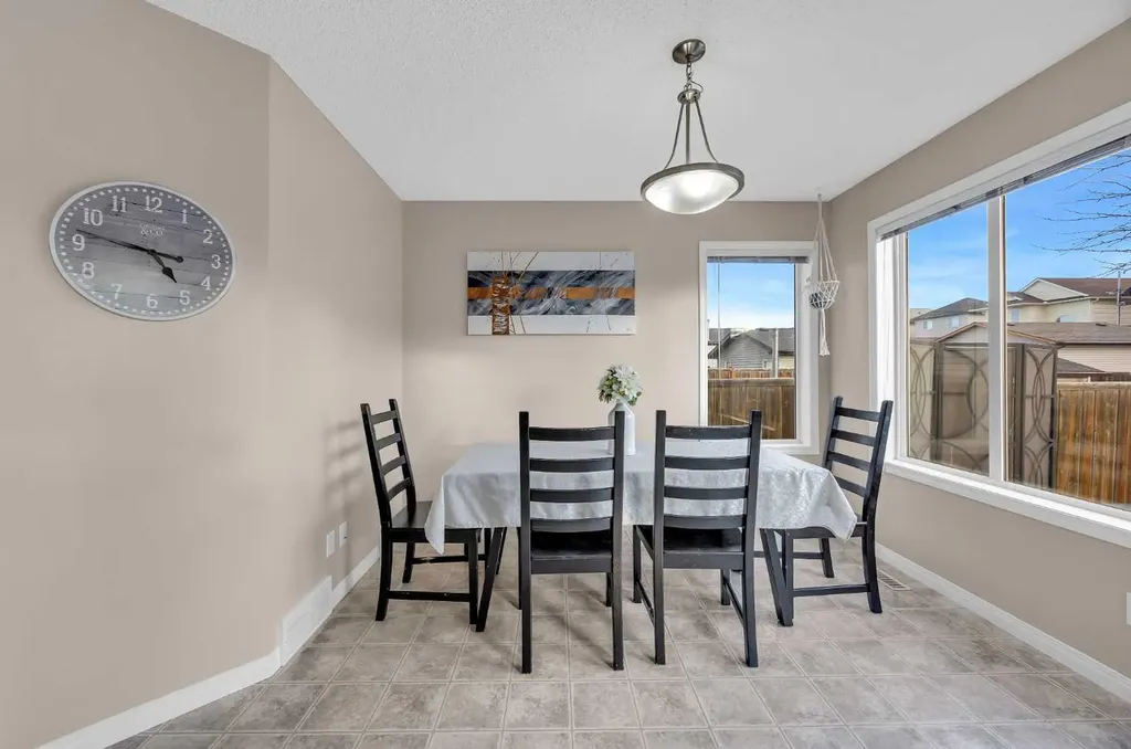 26 Saddlemead Close NE Calgary AB T3J 4M6