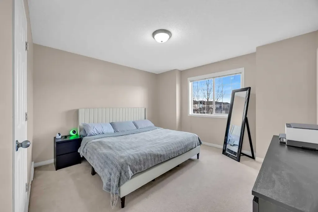 26 Saddlemead Close NE Calgary AB T3J 4M6