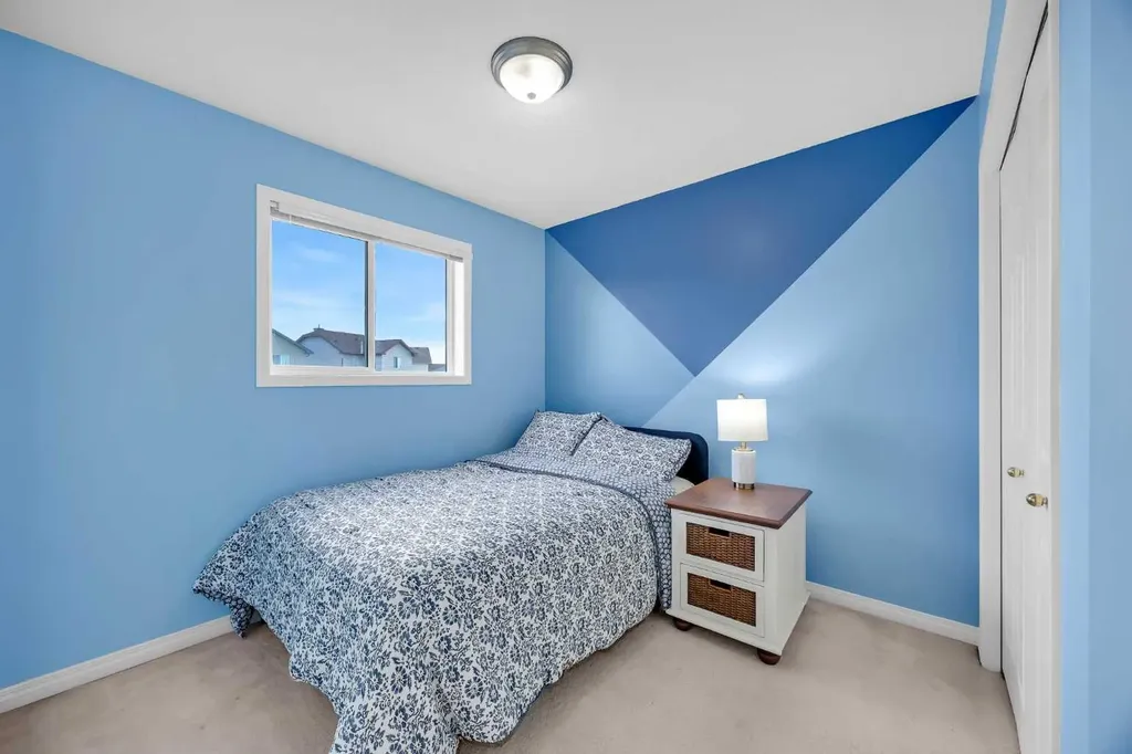 26 Saddlemead Close NE Calgary AB T3J 4M6
