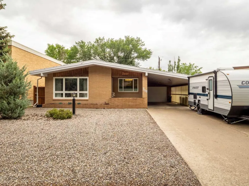 519 28 Street S Lethbridge AB T1J 3T1