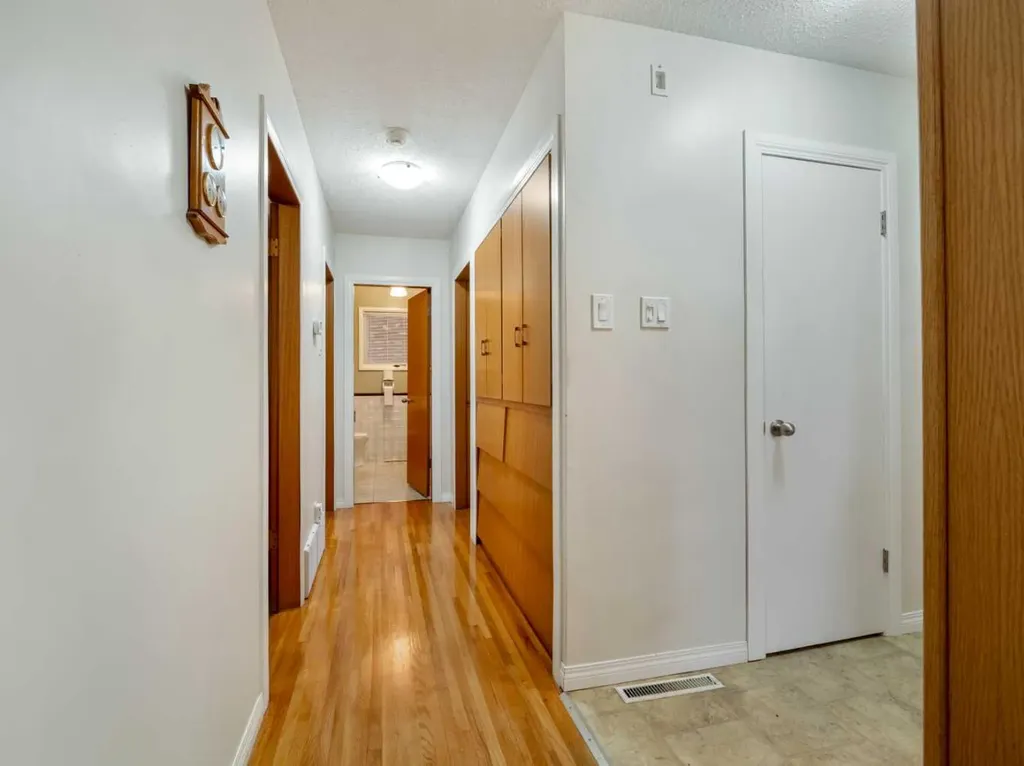 519 28 Street S Lethbridge AB T1J 3T1