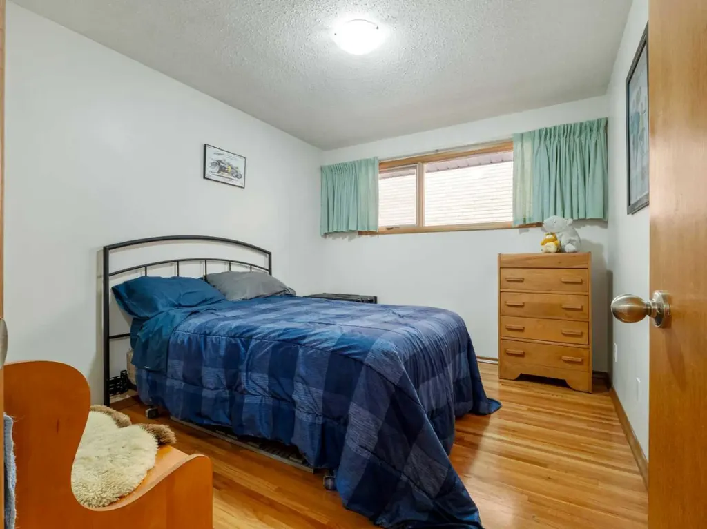 519 28 Street S Lethbridge AB T1J 3T1