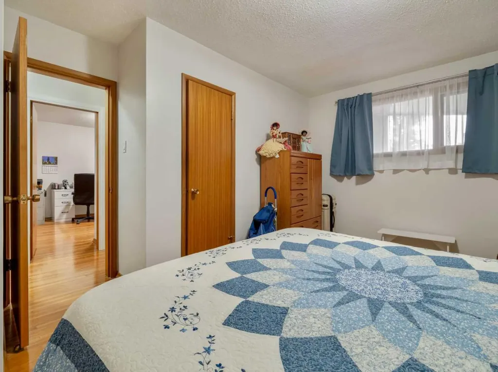 519 28 Street S Lethbridge AB T1J 3T1
