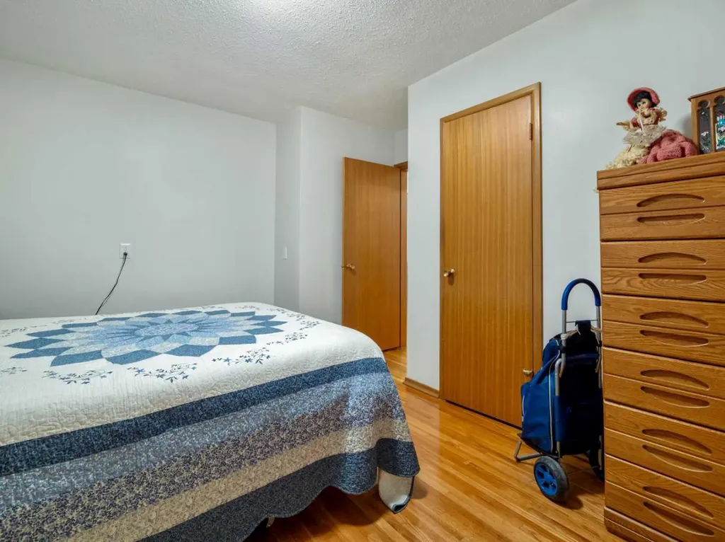 519 28 Street S Lethbridge AB T1J 3T1