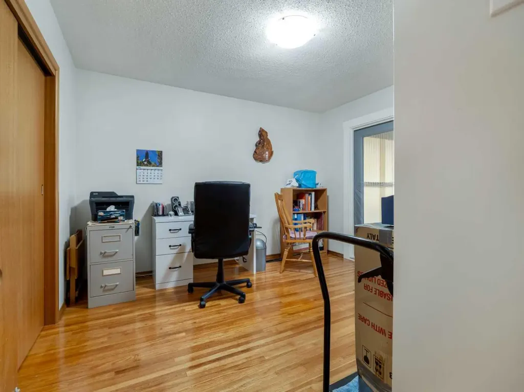 519 28 Street S Lethbridge AB T1J 3T1