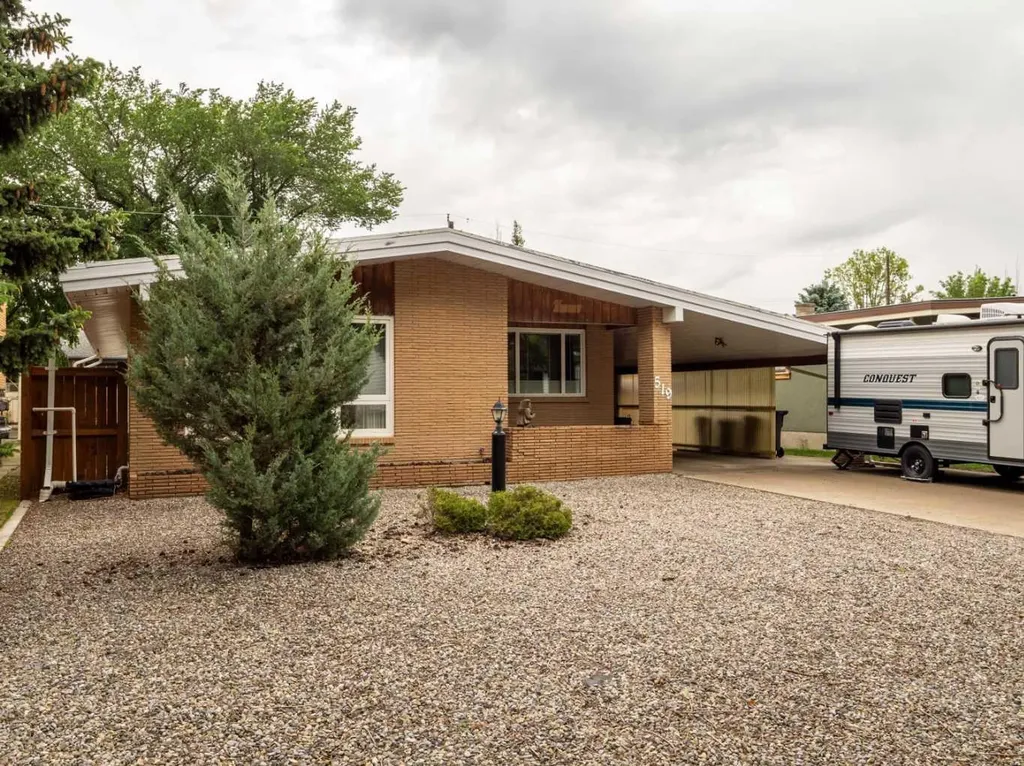 519 28 Street S Lethbridge AB T1J 3T1