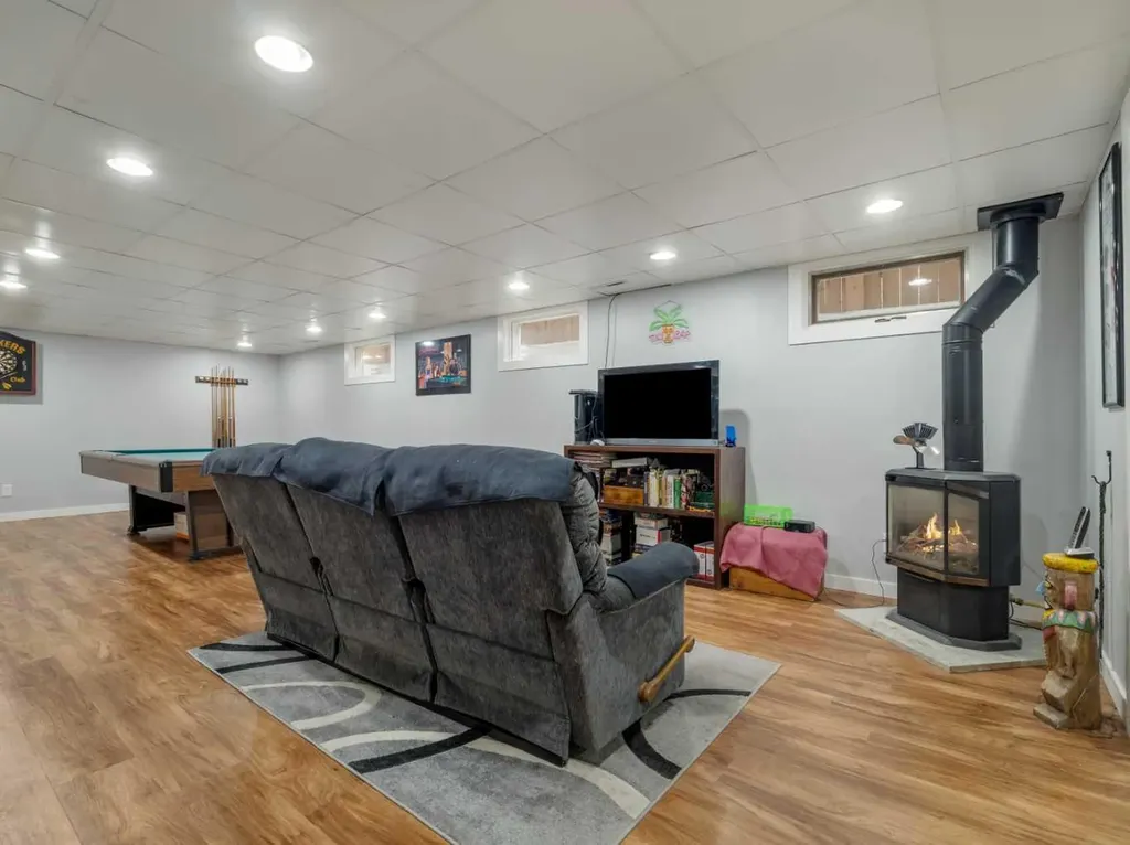 519 28 Street S Lethbridge AB T1J 3T1