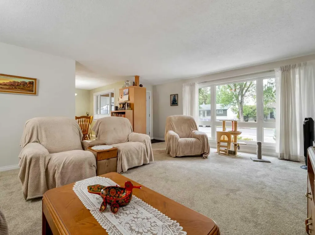 519 28 Street S Lethbridge AB T1J 3T1