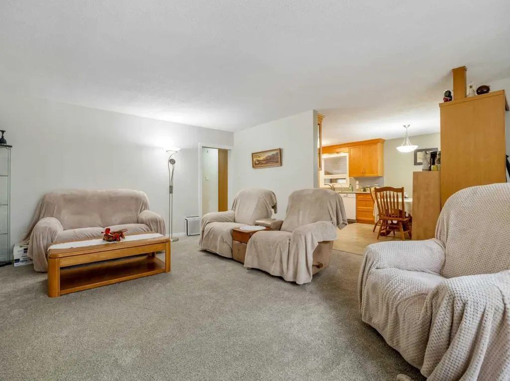 519 28 Street S Lethbridge AB T1J 3T1