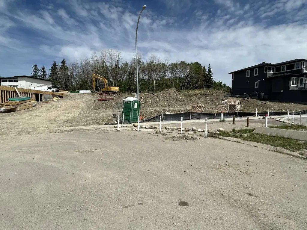 284 Rock Lake Drive NW Calgary AB T3G 5Z4