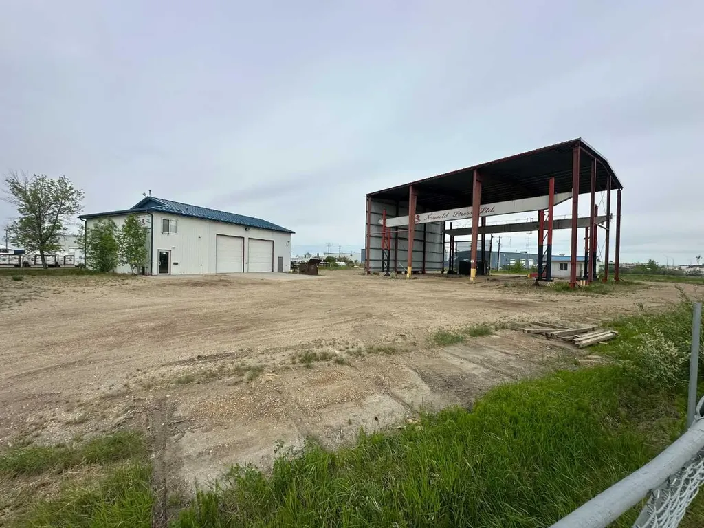 11434 91 Avenue Grande Prairie AB T8V 6K6