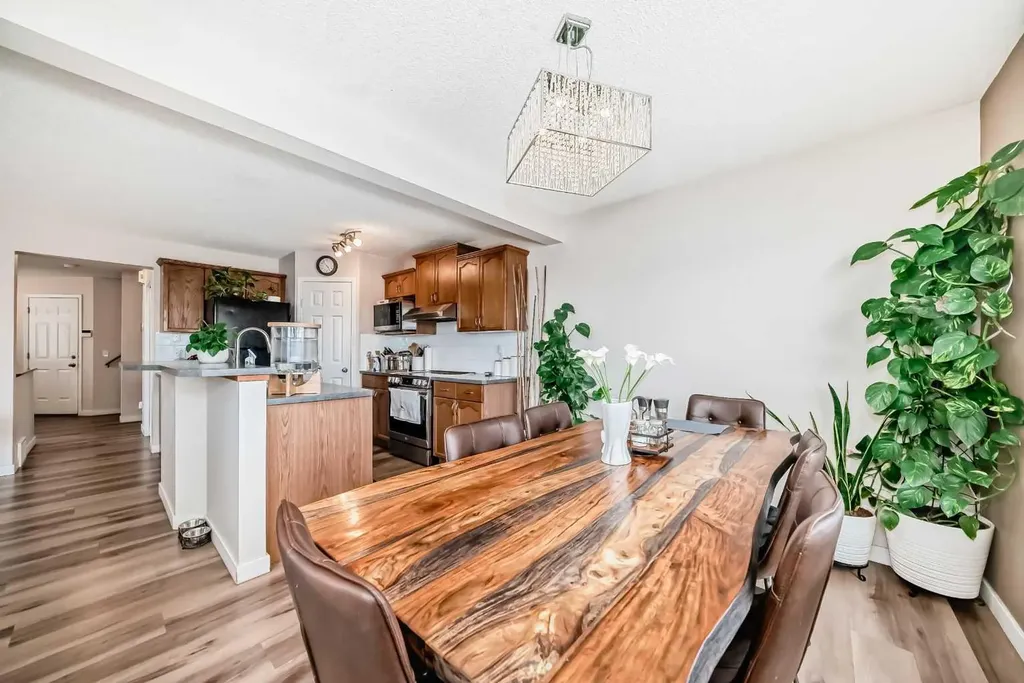 79 Saddleridge Close NE Calgary AB T3J 4X2