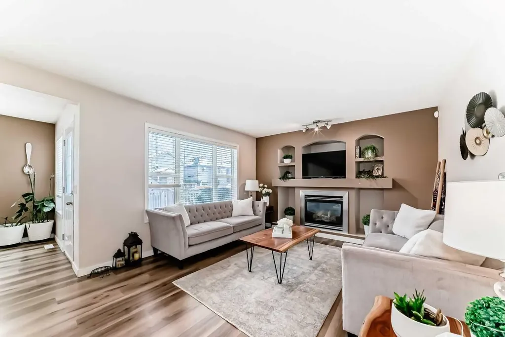 79 Saddleridge Close NE Calgary AB T3J 4X2