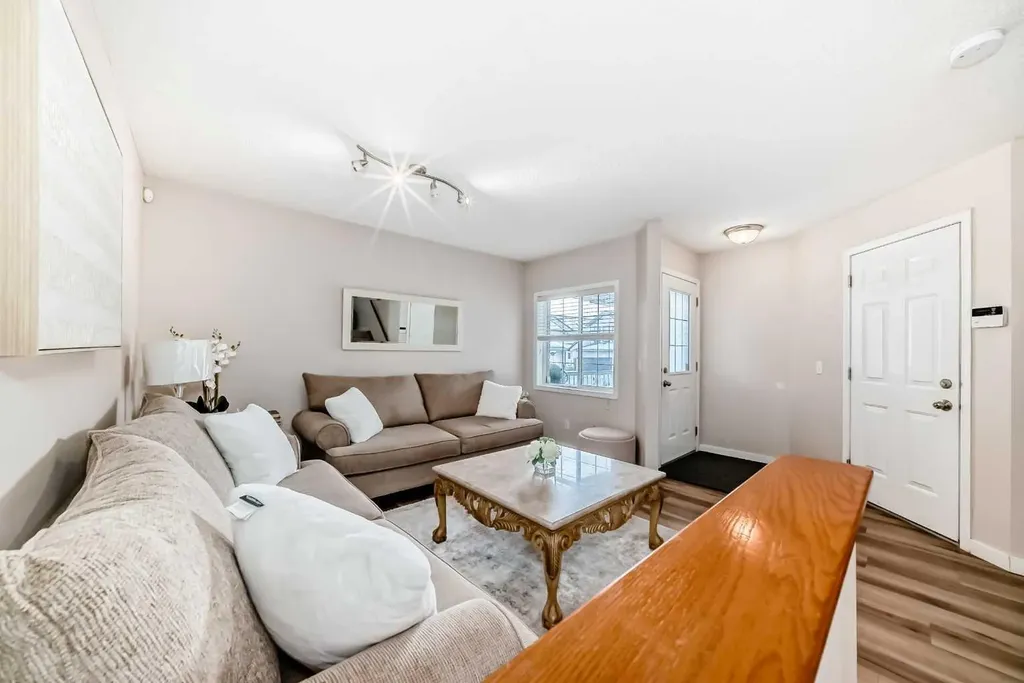 79 Saddleridge Close NE Calgary AB T3J 4X2