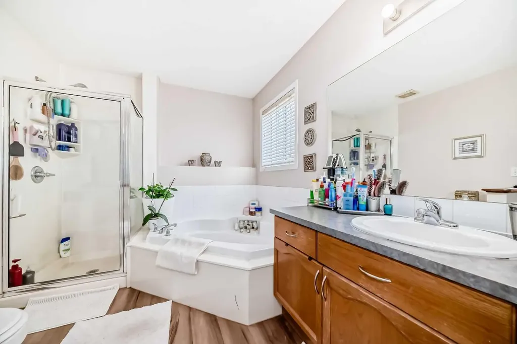 79 Saddleridge Close NE Calgary AB T3J 4X2