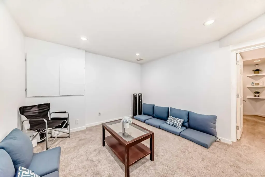 79 Saddleridge Close NE Calgary AB T3J 4X2