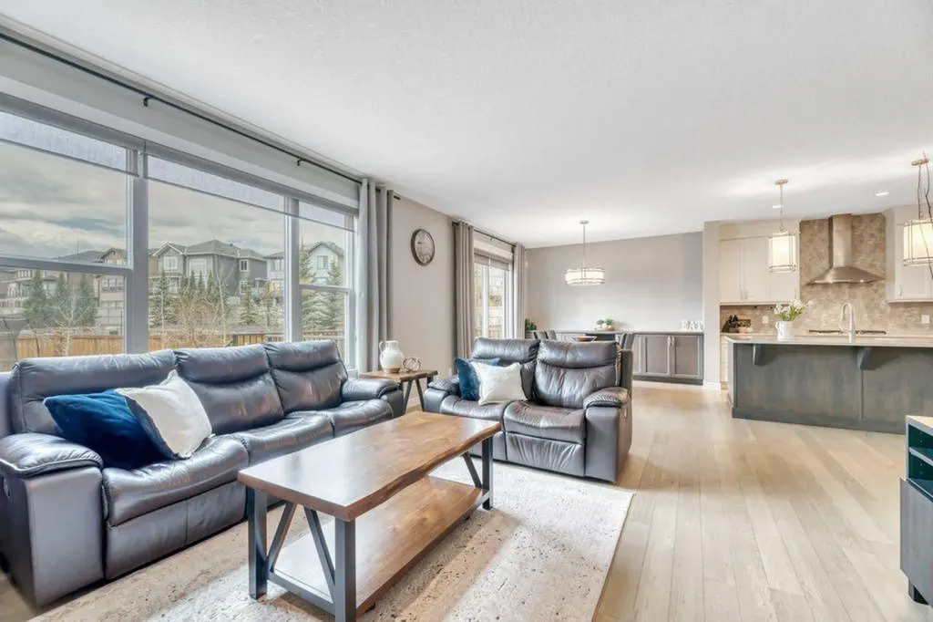 143 Stonemere Green Chestermere AB T1X 0S2