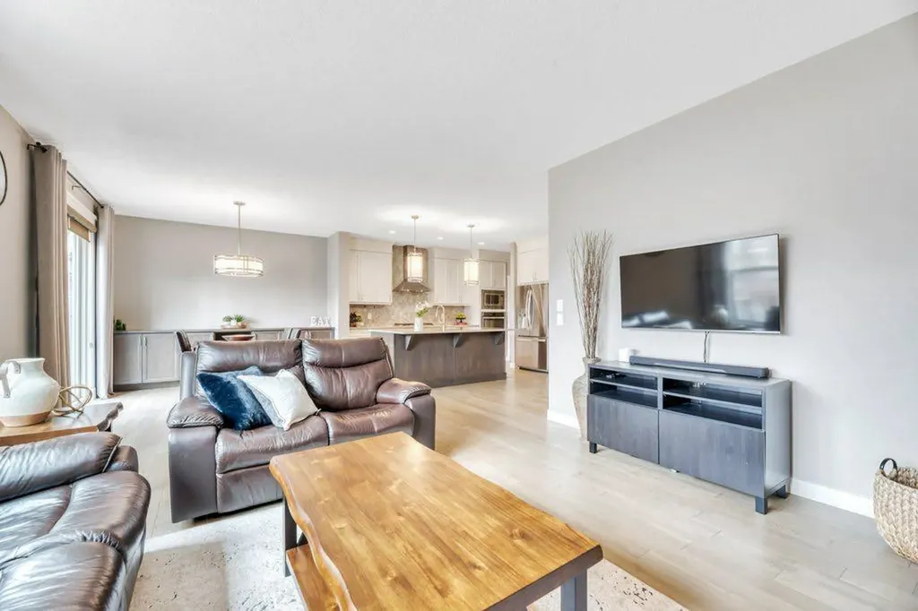 143 Stonemere Green Chestermere AB T1X 0S2
