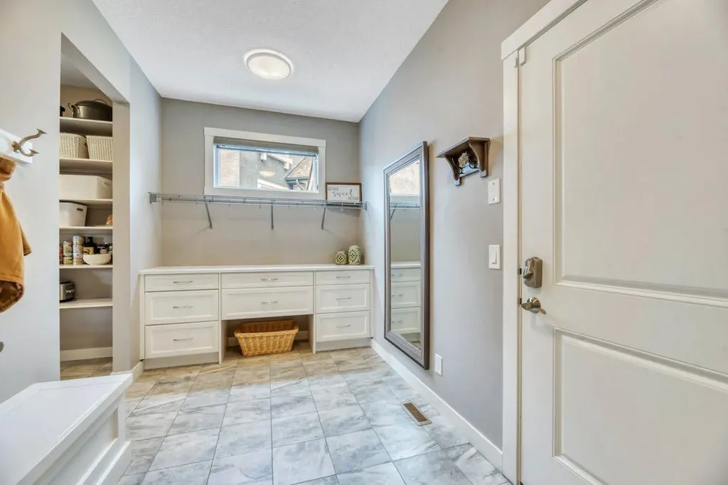 143 Stonemere Green Chestermere AB T1X 0S2