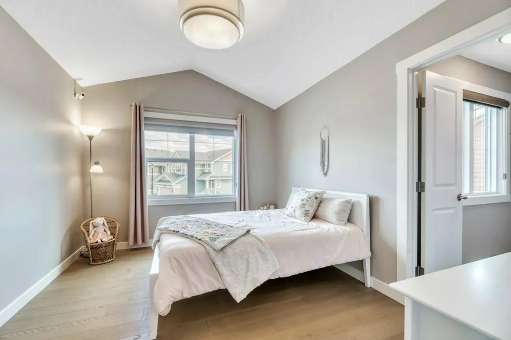 143 Stonemere Green Chestermere AB T1X 0S2