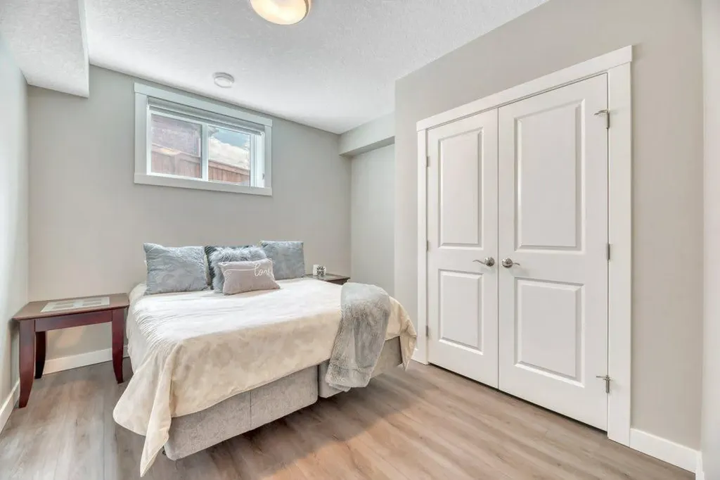 143 Stonemere Green Chestermere AB T1X 0S2