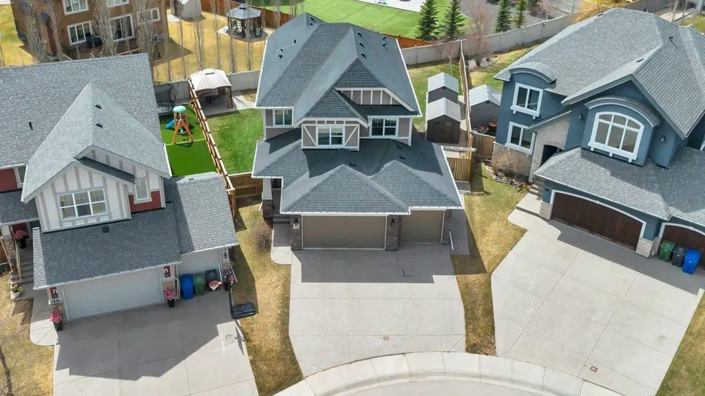 143 Stonemere Green Chestermere AB T1X 0S2