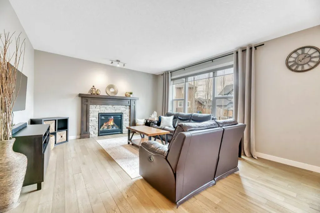 143 Stonemere Green Chestermere AB T1X 0S2