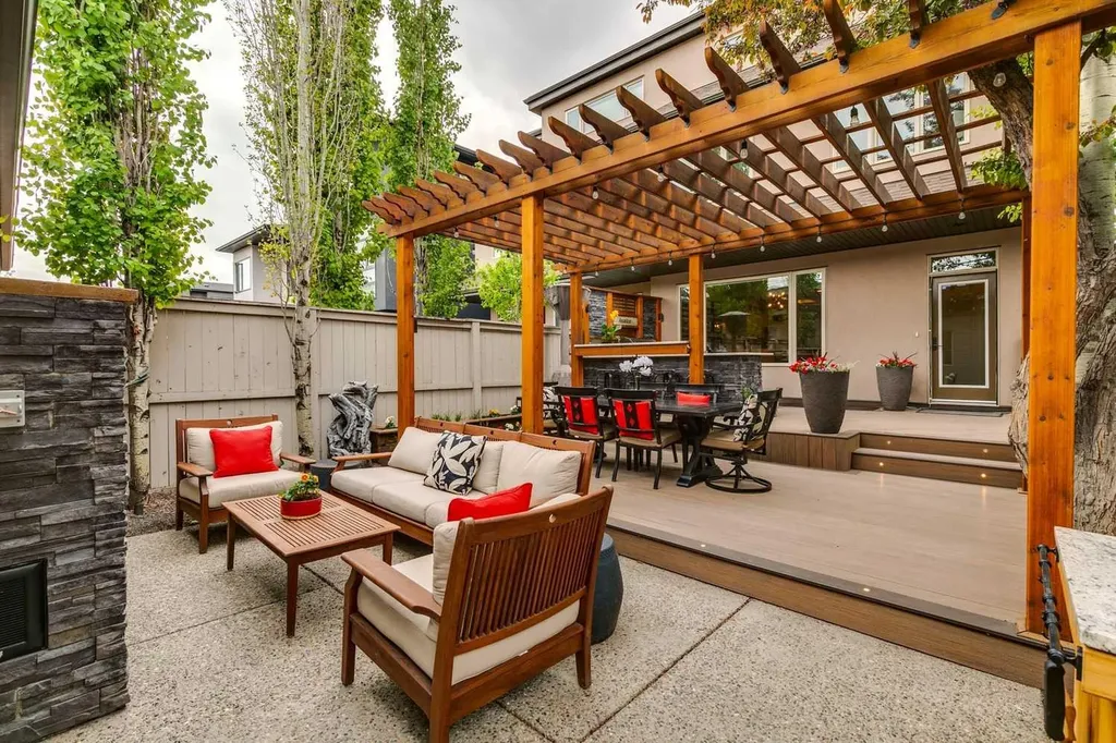2308 4 Avenue NW Calgary AB T2N 0N9