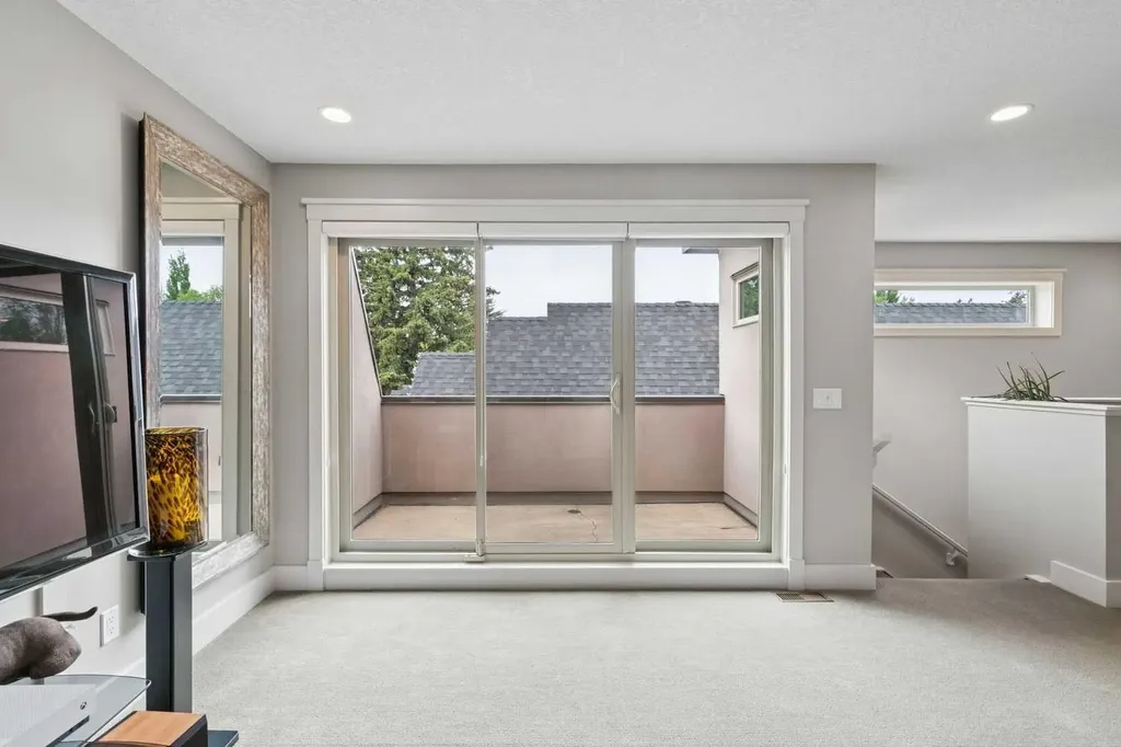2308 4 Avenue NW Calgary AB T2N 0N9